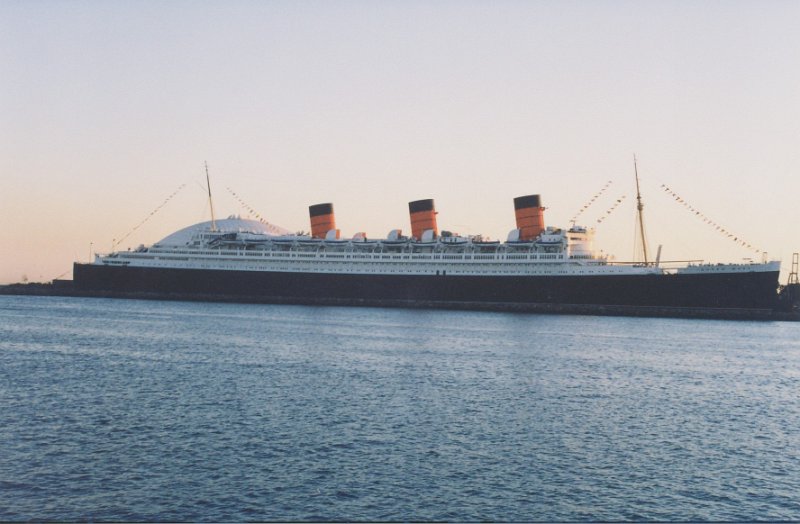 015-The grounded RMS Mary in LA.jpg